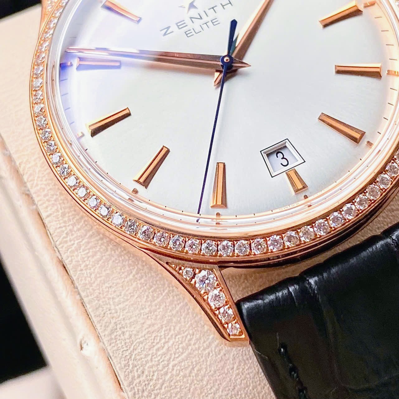 Zenith Captain Elite 22.2020.670 Solid Gold 18k Diamond Zenith Captain Elite 22.2020.670 Solid Gold 18k Diamond