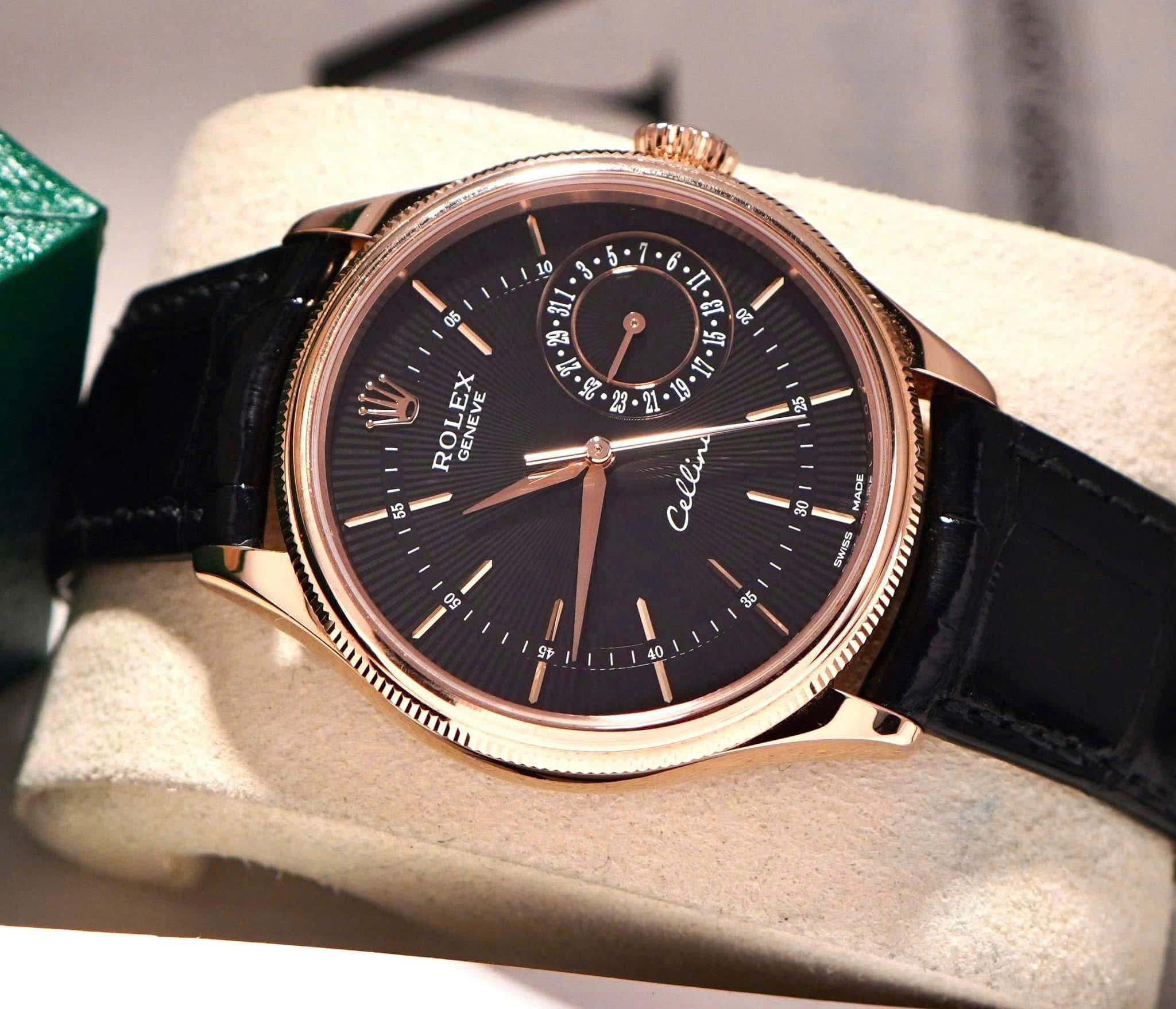 Rolex Cellini Date 39mm 50515 Everose Gold Rolex Cellini Date 39mm 50515 Everose Gold
