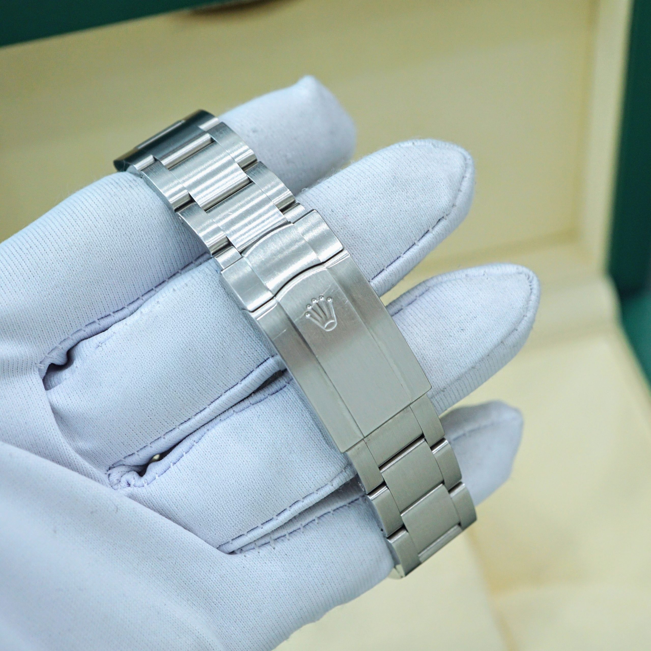 Rolex Oyster Perpetual 126000 Rolex Oyster Perpetual 126000
