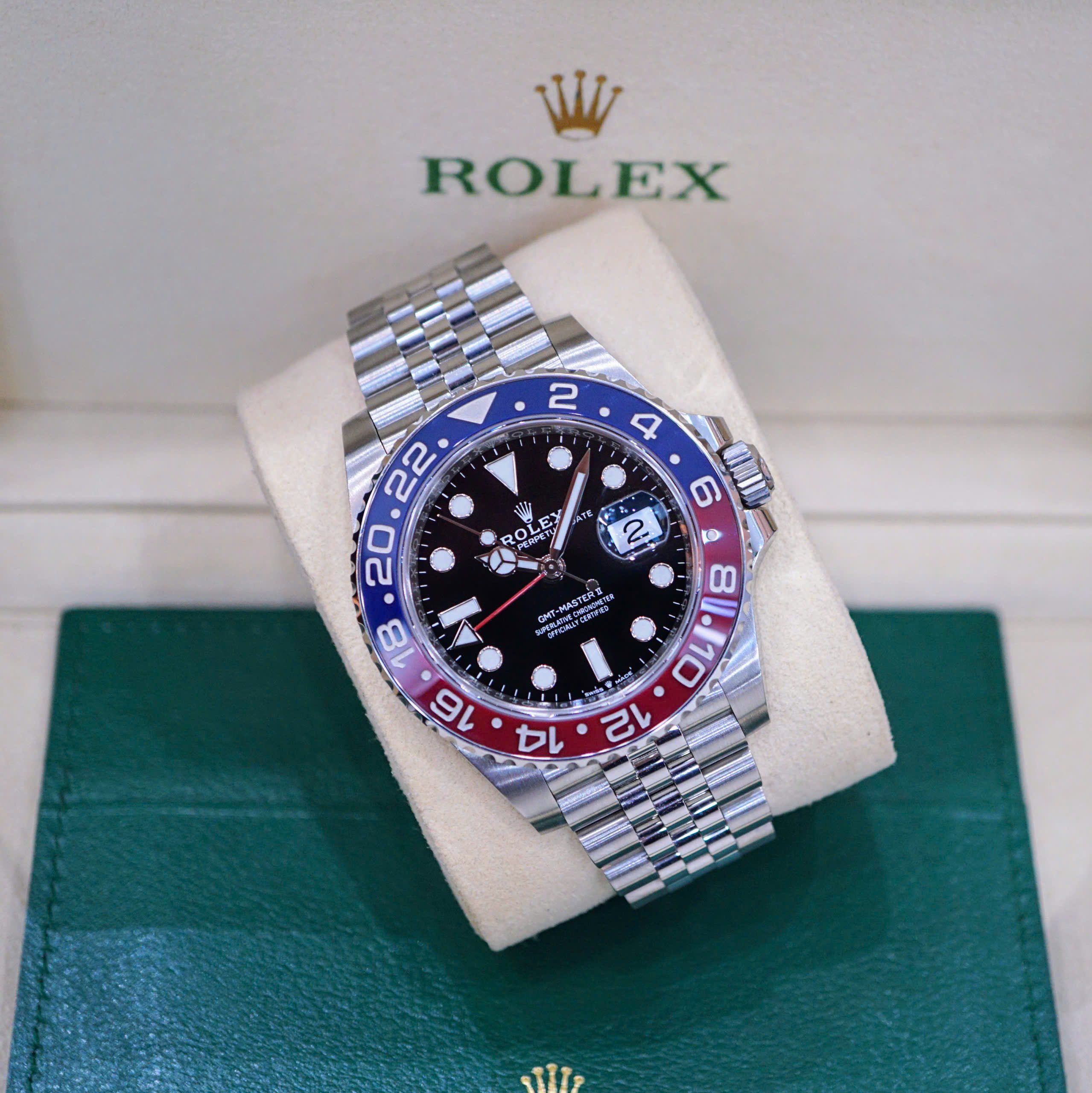 Rolex GMT Master II Pepsi 126710BLRO Rolex GMT Master II Pepsi 126710BLRO
