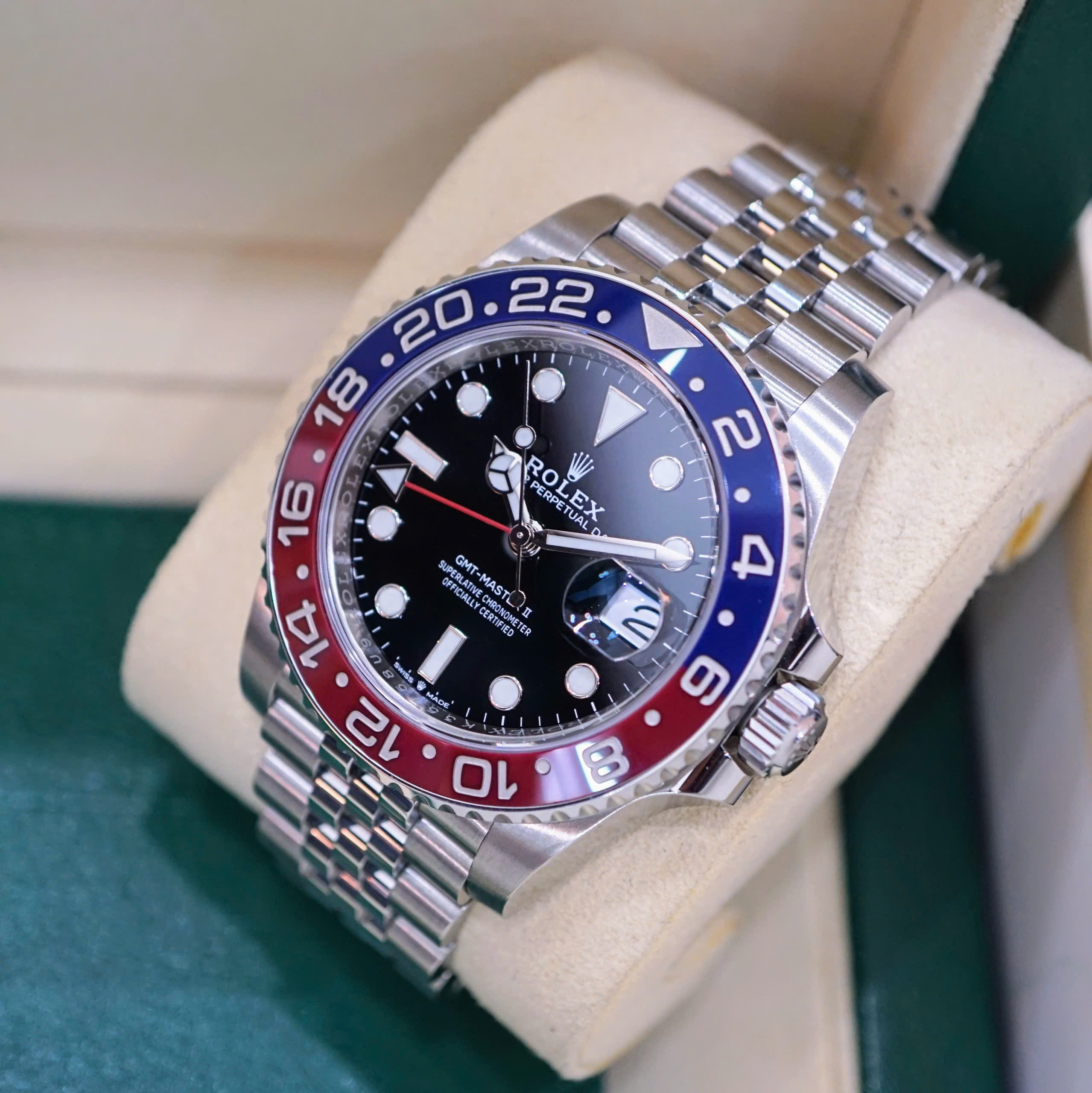 Rolex GMT Master II Pepsi 126710BLRO Rolex GMT Master II Pepsi 126710BLRO