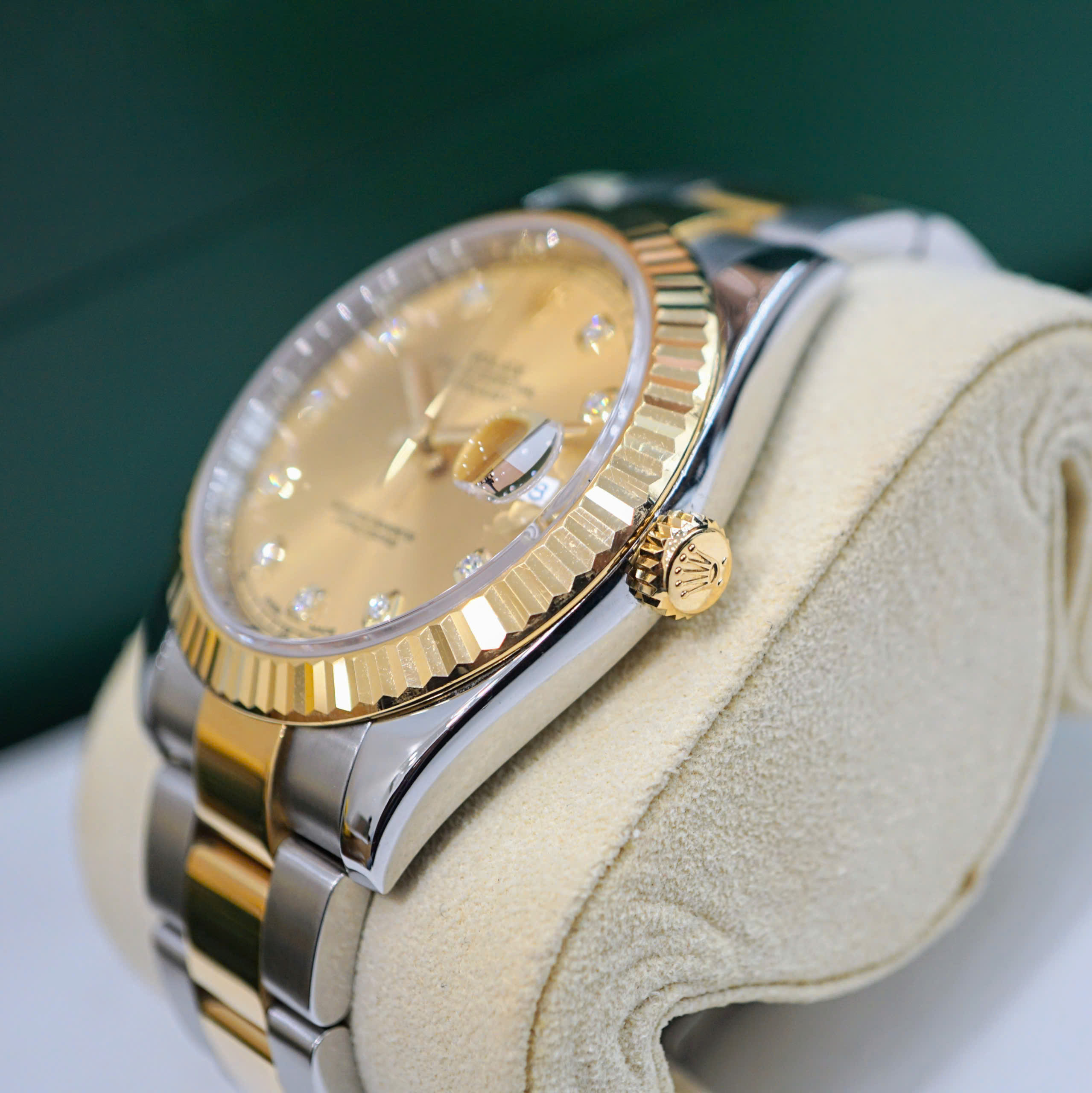 Đồng hồ Rolex Datejust 126333 Champagne Cũ Đồng hồ Rolex Datejust 126333 Champagne Cũ