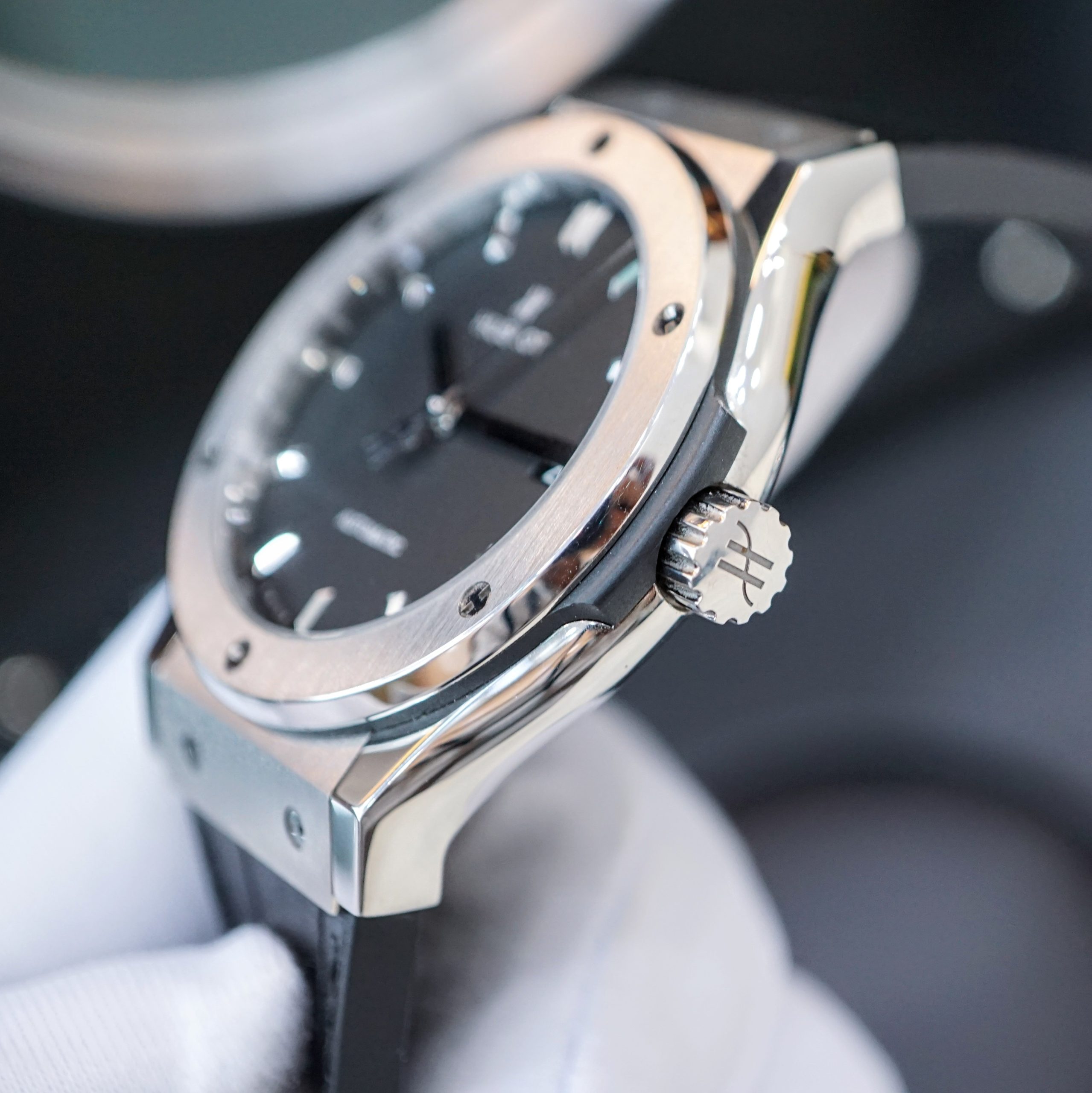 Đồng hồ Hublot Classic Fusion Titanium 542.NX.1171.LR Cũ Đồng hồ Hublot Classic Fusion Titanium 542.NX.1171.LR Cũ