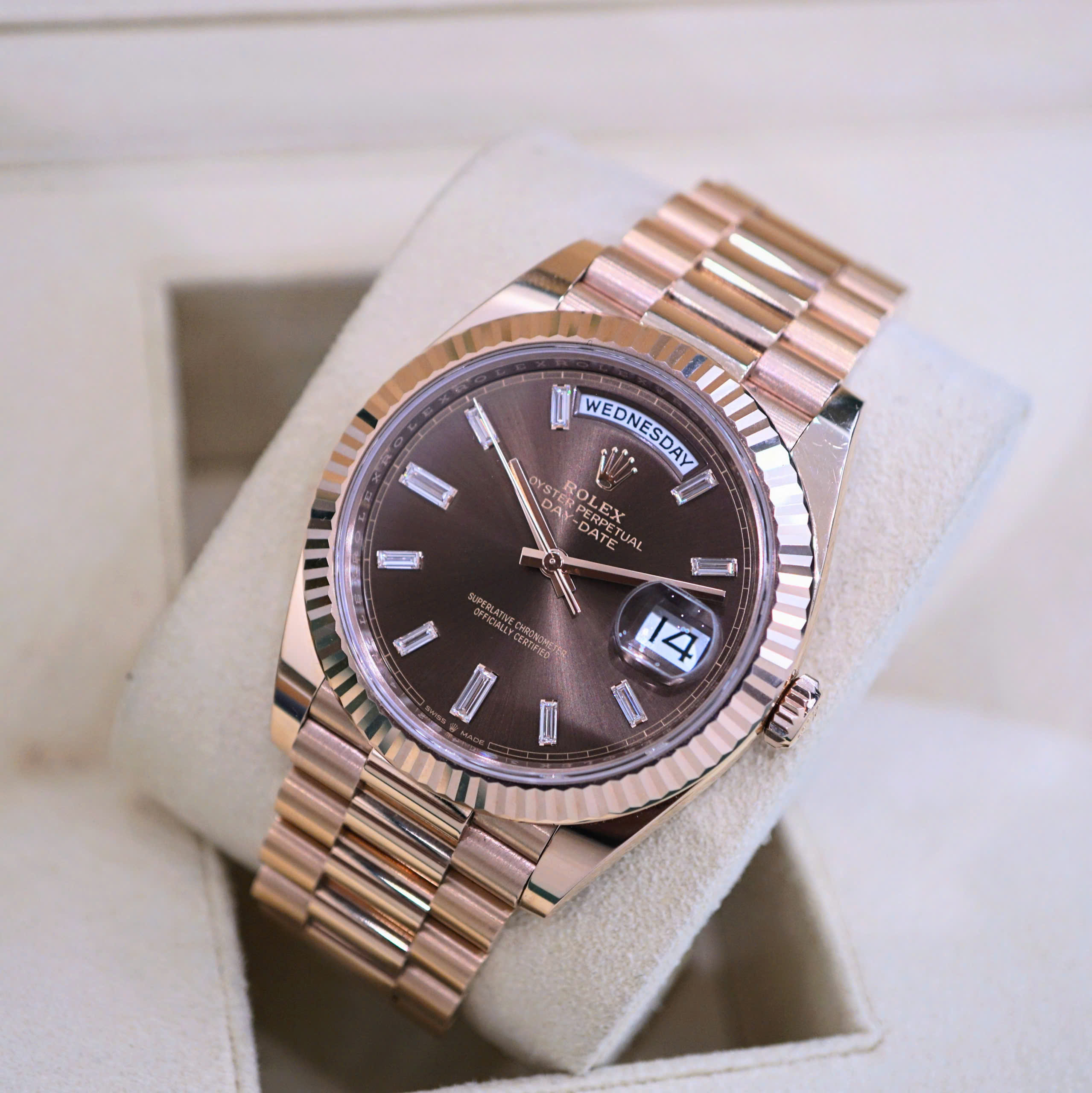 Đồng hồ Rolex Day-Date 228235 Choco Cũ Đồng hồ Rolex Day-Date 228235 Choco Cũ