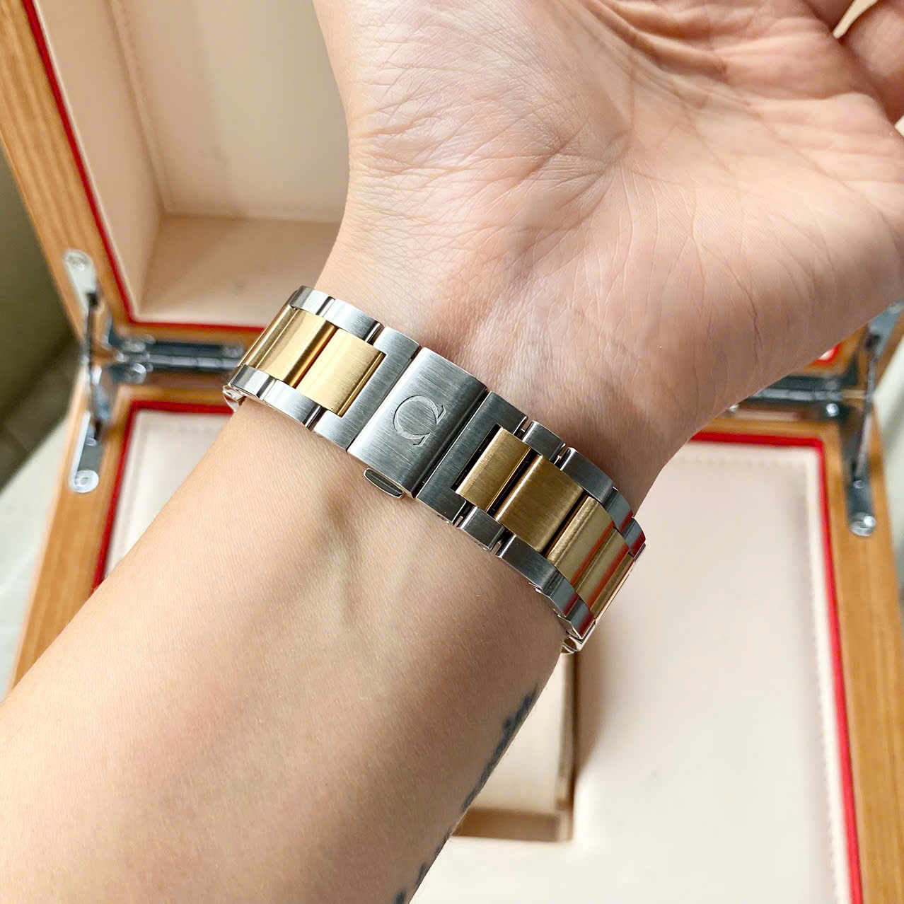 Đồng hồ Omega Seamaster Aqua Terra 231.25.39.21.51.002 Cũ Đồng hồ Omega Seamaster Aqua Terra 231.25.39.21.51.002 Cũ