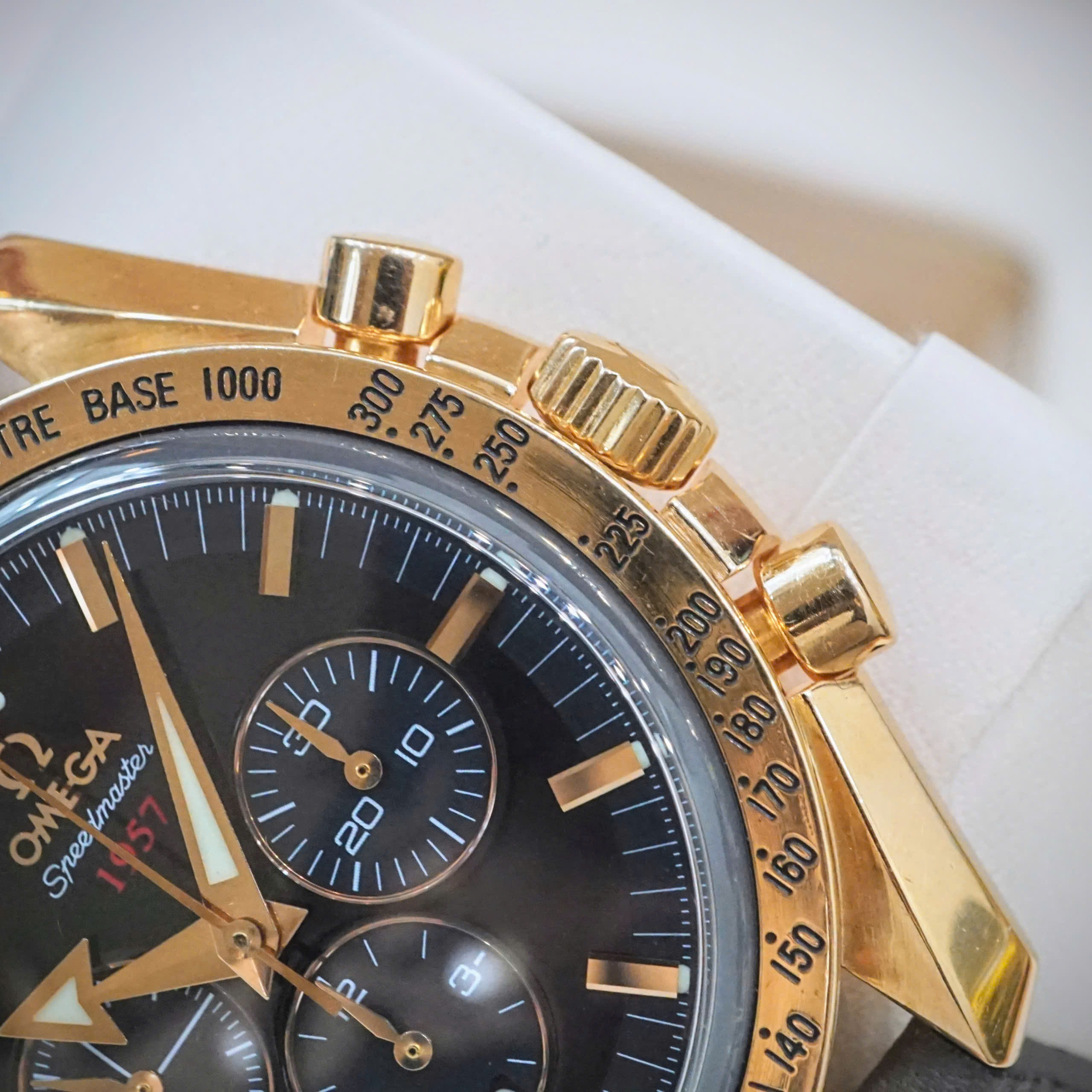 Đồng hồ Omega Speedmaster 321.53.42.50.01.001 Cũ Đồng hồ Omega Speedmaster 321.53.42.50.01.001 Cũ