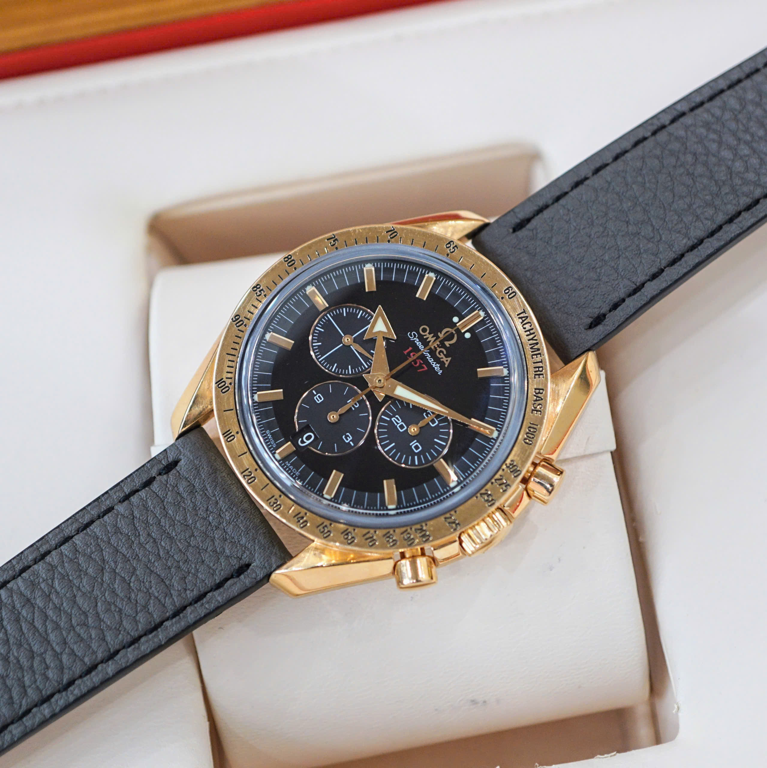 Đồng hồ Omega Speedmaster 321.53.42.50.01.001 Cũ Đồng hồ Omega Speedmaster 321.53.42.50.01.001 Cũ