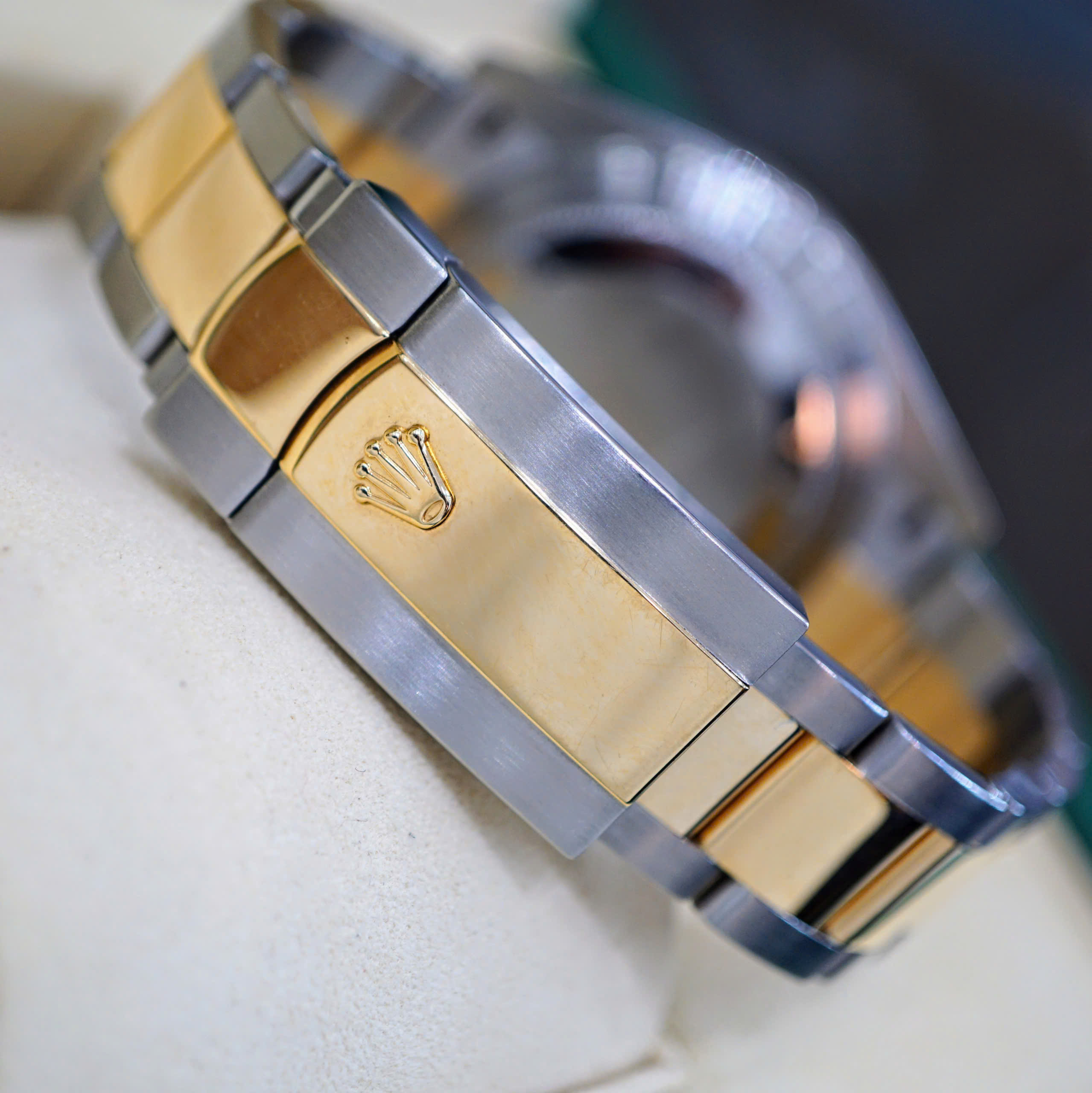 Đồng hồ Rolex Datejust 126333 Champagne Cũ Đồng hồ Rolex Datejust 126333 Champagne Cũ