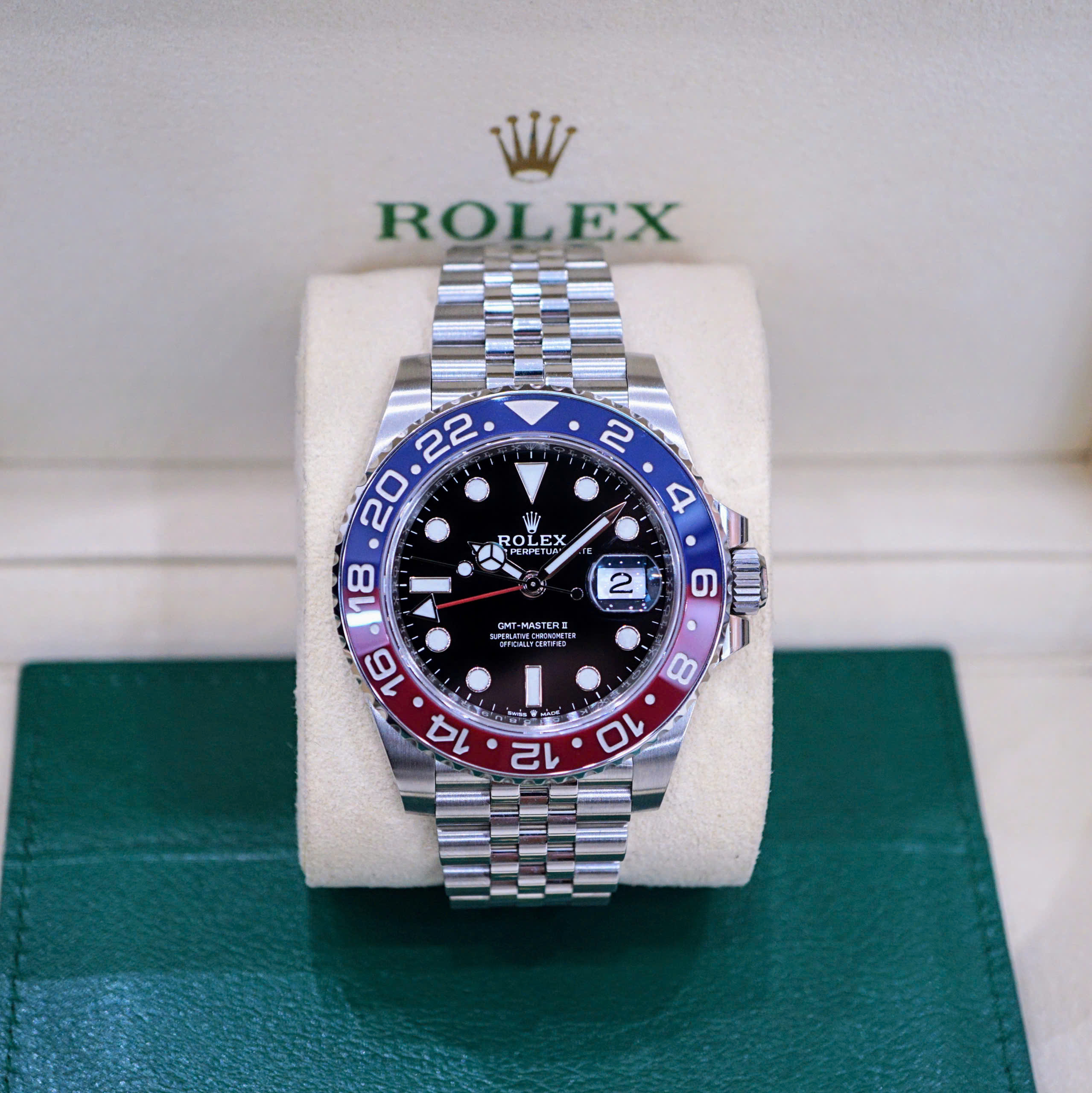 Rolex GMT Master II Pepsi 126710BLRO Rolex GMT Master II Pepsi 126710BLRO