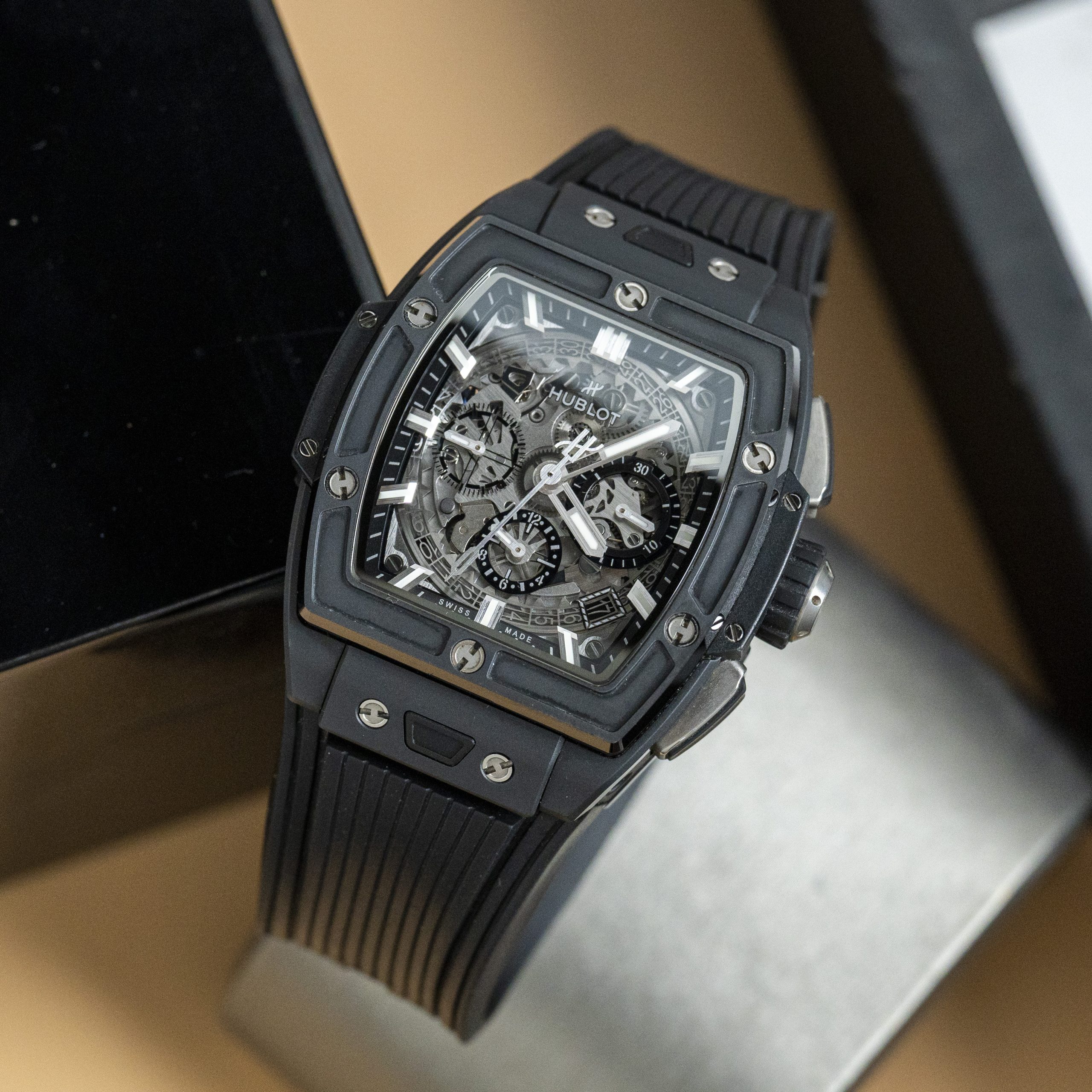 Đồng hồ Hublot Spirit Big Bang Black Magic 642.CI.0170.RX Cũ Đồng hồ Hublot Spirit Big Bang Black Magic 642.CI.0170.RX Cũ