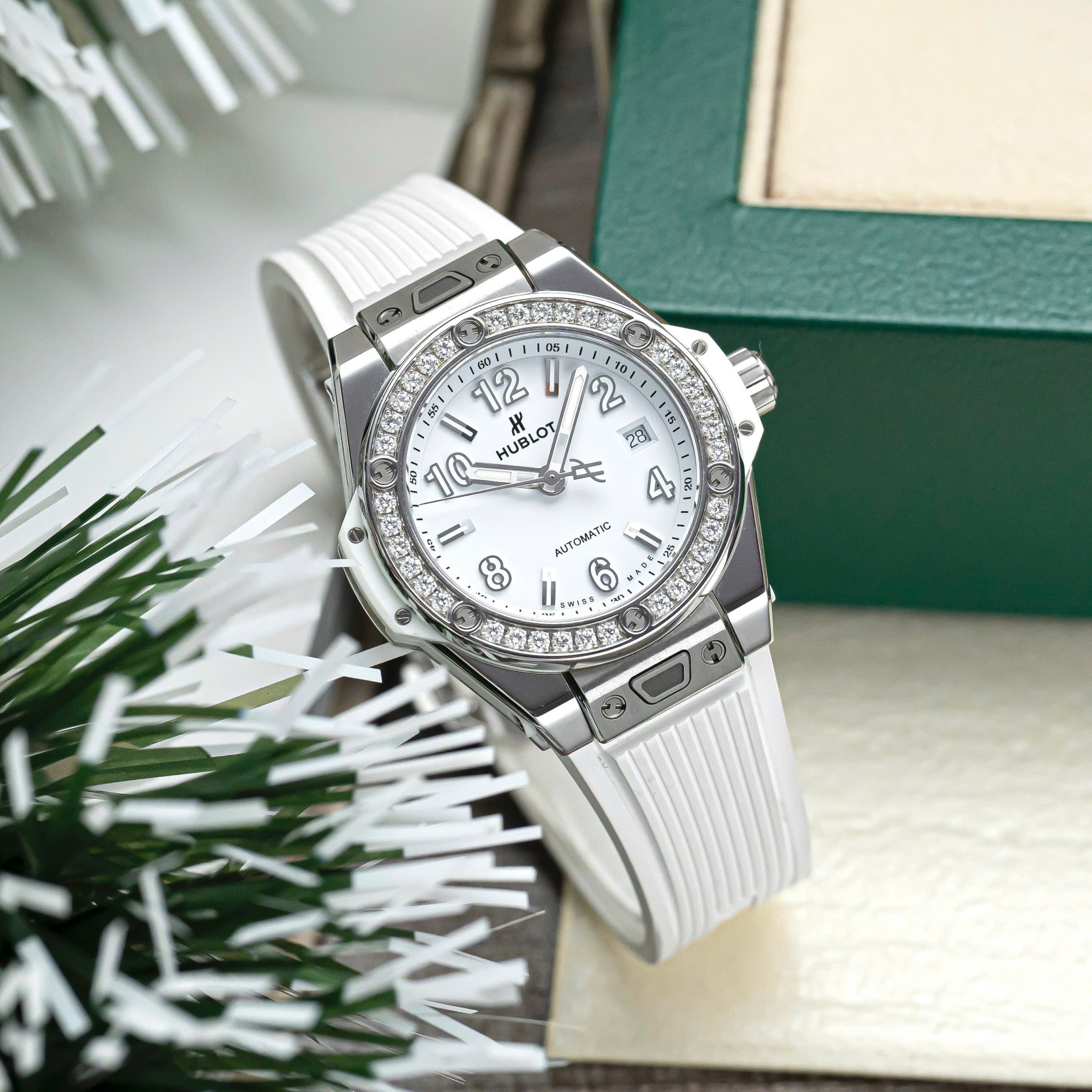 Đồng hồ Hublot BigBang Diamonds 485.SE.2010.RW.1204 Cũ Đồng hồ Hublot BigBang Diamonds 485.SE.2010.RW.1204 Cũ