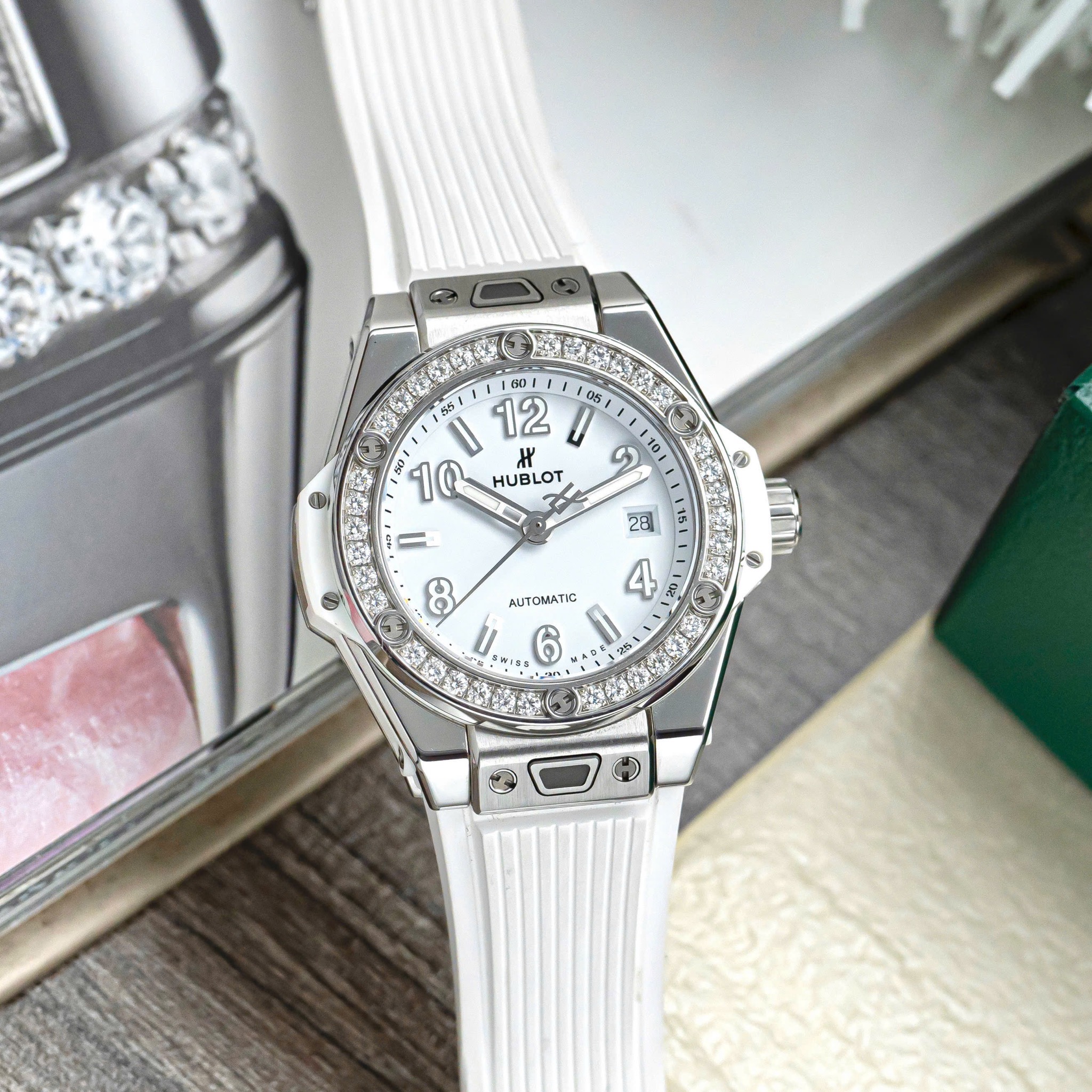 Đồng hồ Hublot BigBang Diamonds 485.SE.2010.RW.1204 Cũ Đồng hồ Hublot BigBang Diamonds 485.SE.2010.RW.1204 Cũ