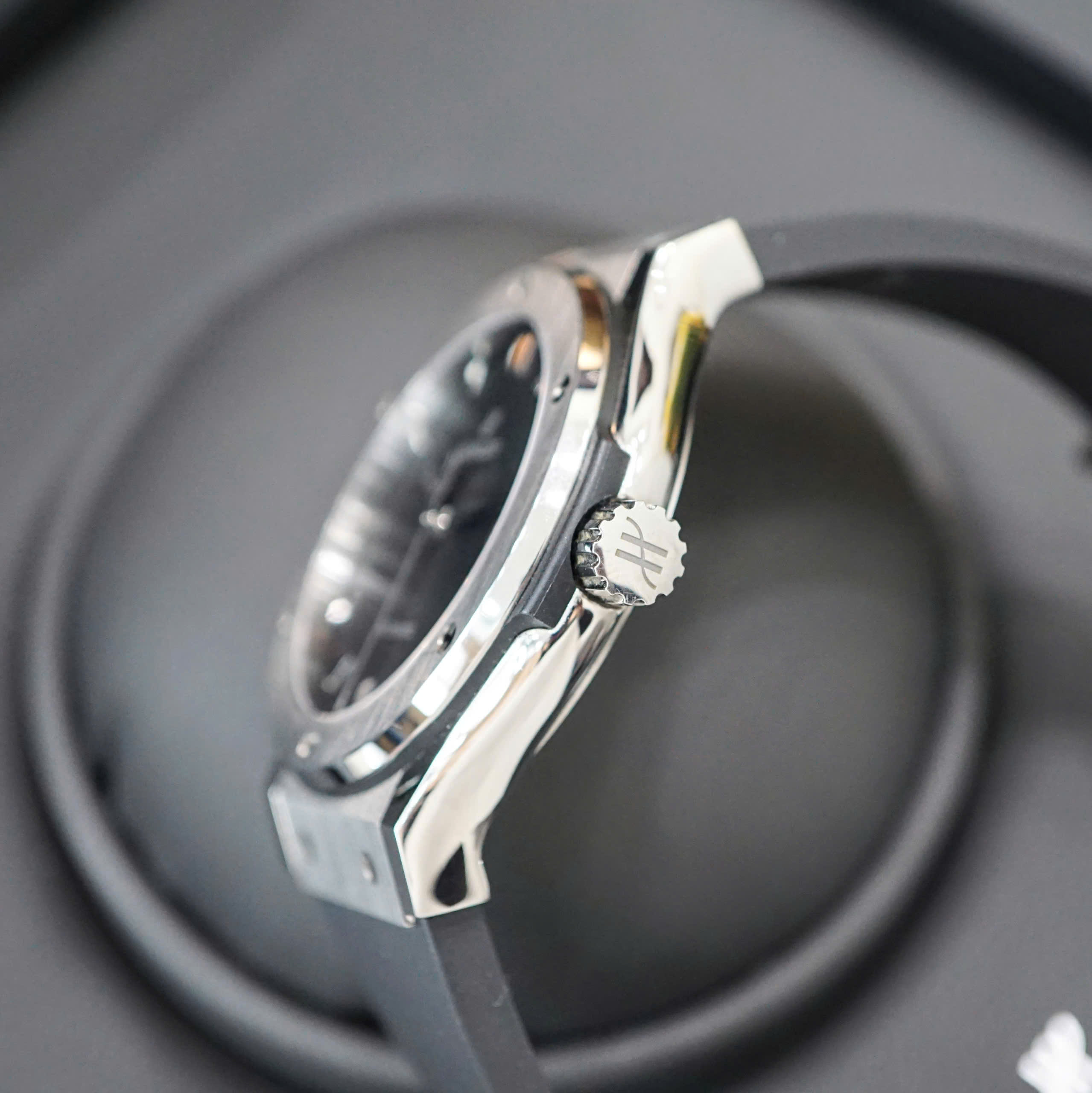 Đồng hồ Hublot Classic Fusion Titanium 542.NX.1171.LR Cũ Đồng hồ Hublot Classic Fusion Titanium 542.NX.1171.LR Cũ