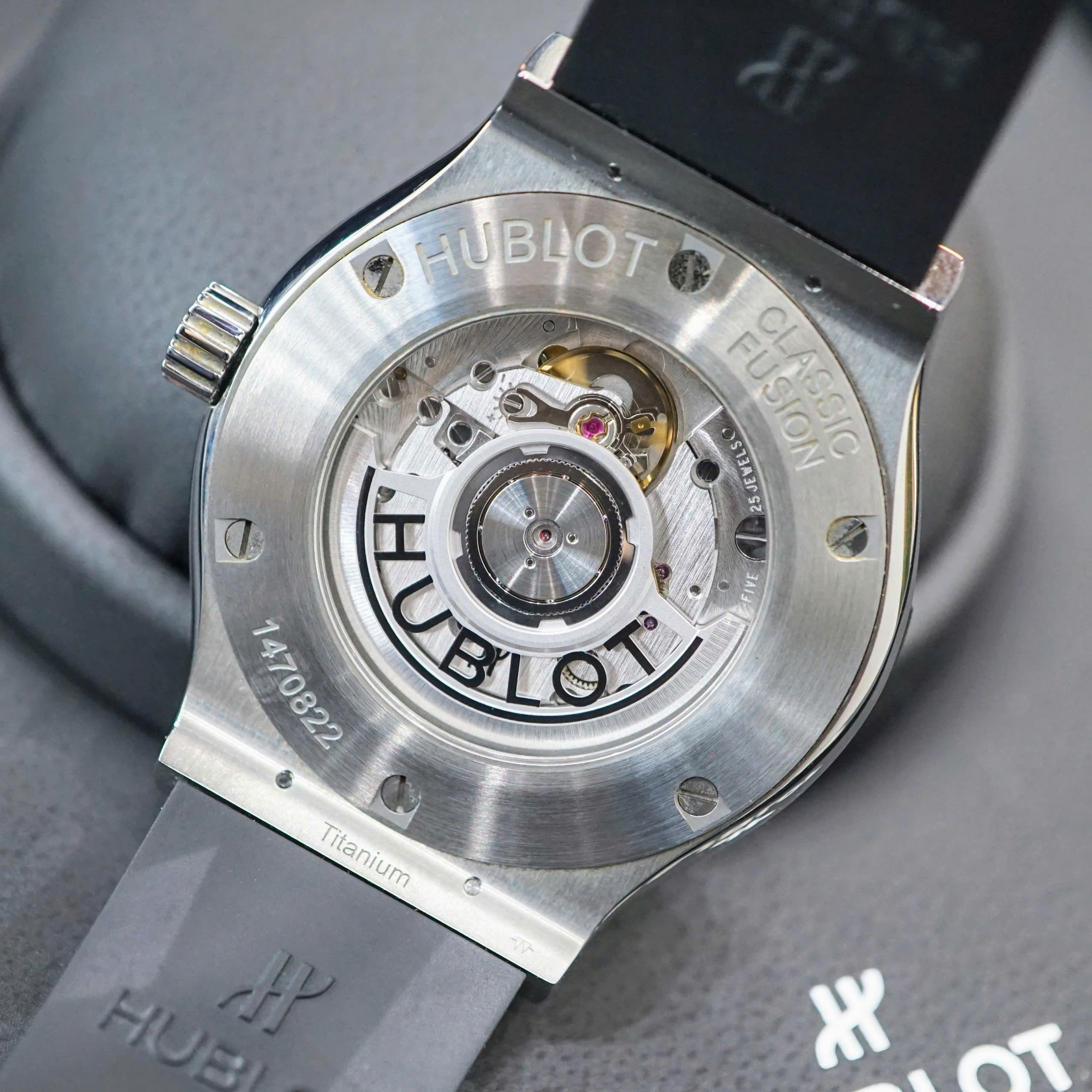 Đồng hồ Hublot Classic Fusion Titanium 542.NX.1171.LR Cũ Đồng hồ Hublot Classic Fusion Titanium 542.NX.1171.LR Cũ