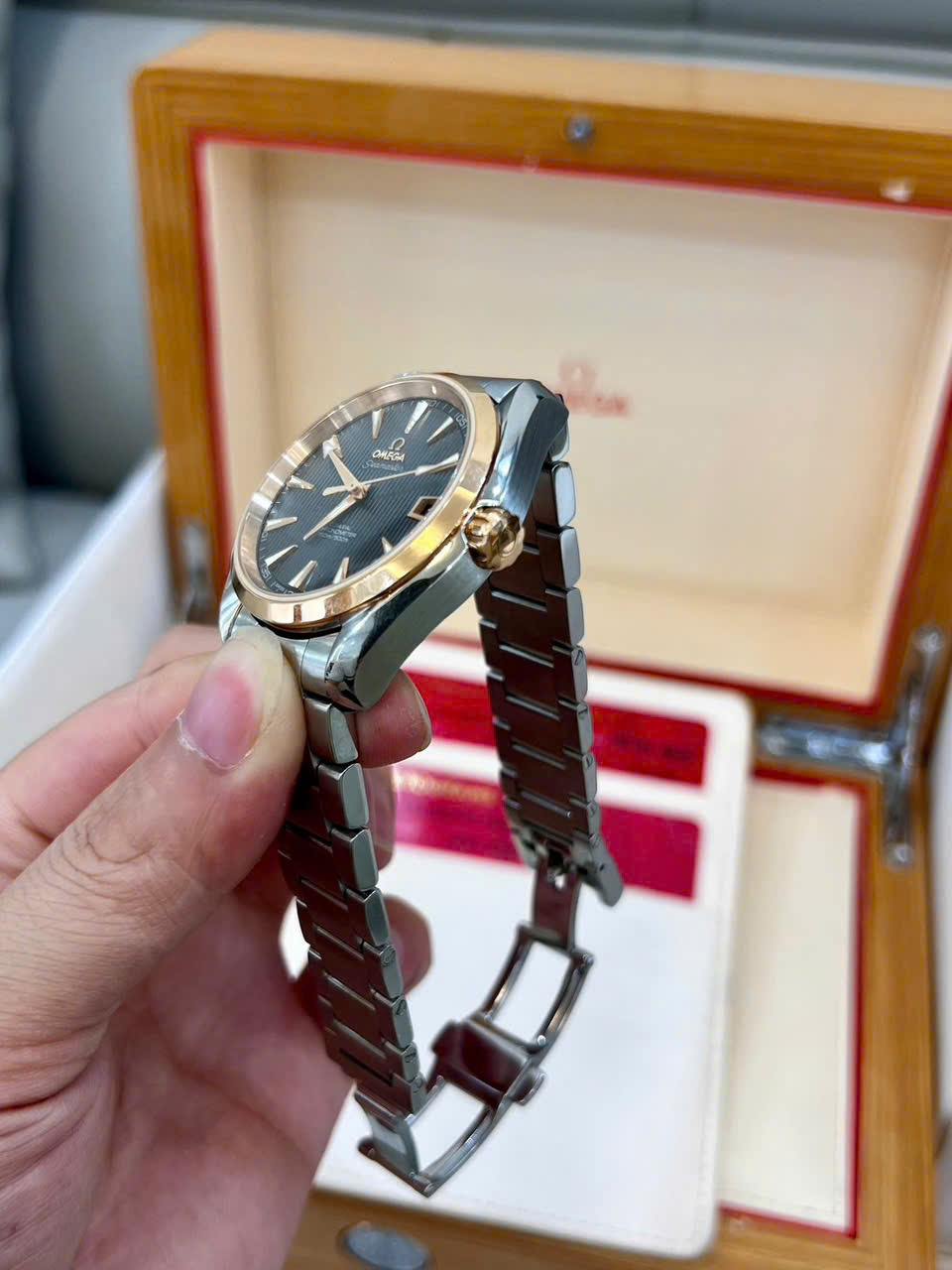 Đồng hồ Omega Seamaster Aqua Terra 231.20.39.21.06.003 CũĐồng hồ Omega Seamaster Aqua Terra 231.20.39.21.06.003 Cũ Đồng hồ Omega Seamaster Aqua Terra 231.20.39.21.06.003 Cũ