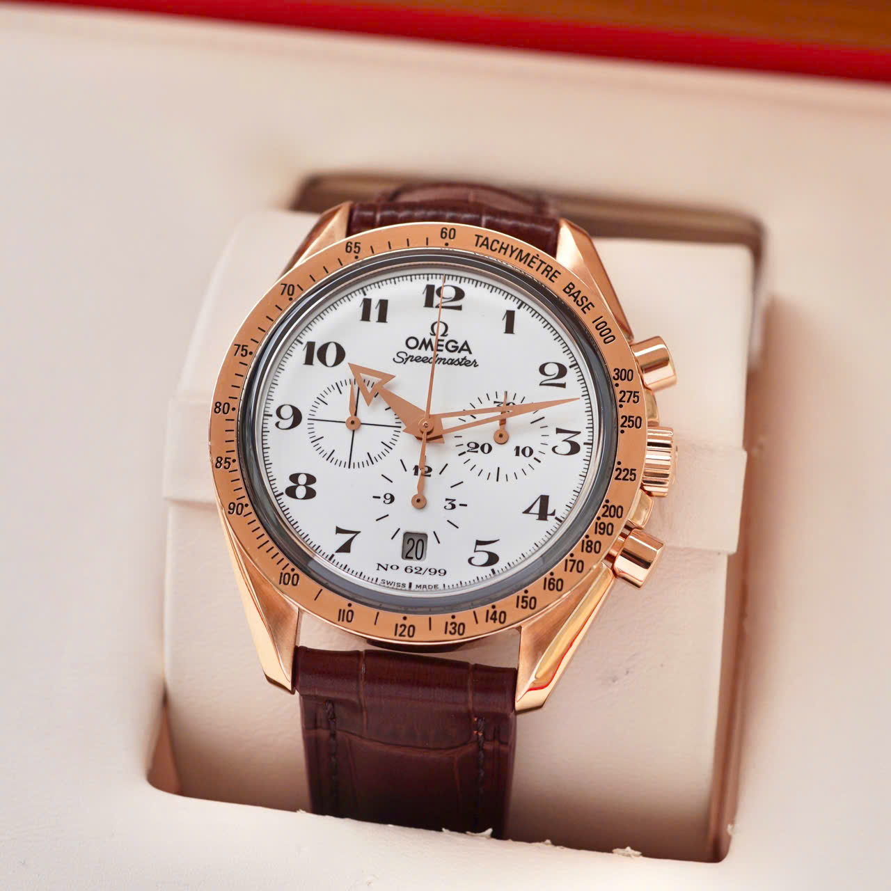 Đánh Giá Omega Speedmaster Broad Arrow Enamel 3656.20.31 Cũ Đánh Giá Omega Speedmaster Broad Arrow Enamel 3656.20.31 Cũ