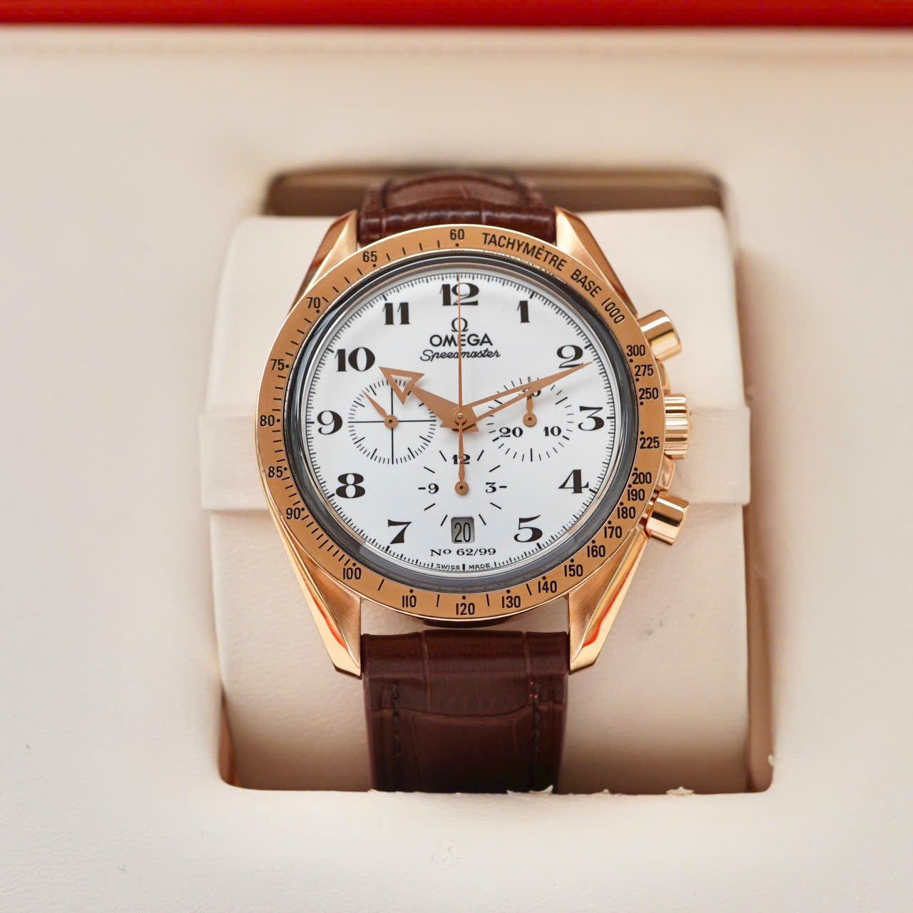 Đánh Giá Omega Speedmaster Broad Arrow Enamel 3656.20.31 Cũ Đánh Giá Omega Speedmaster Broad Arrow Enamel 3656.20.31 Cũ