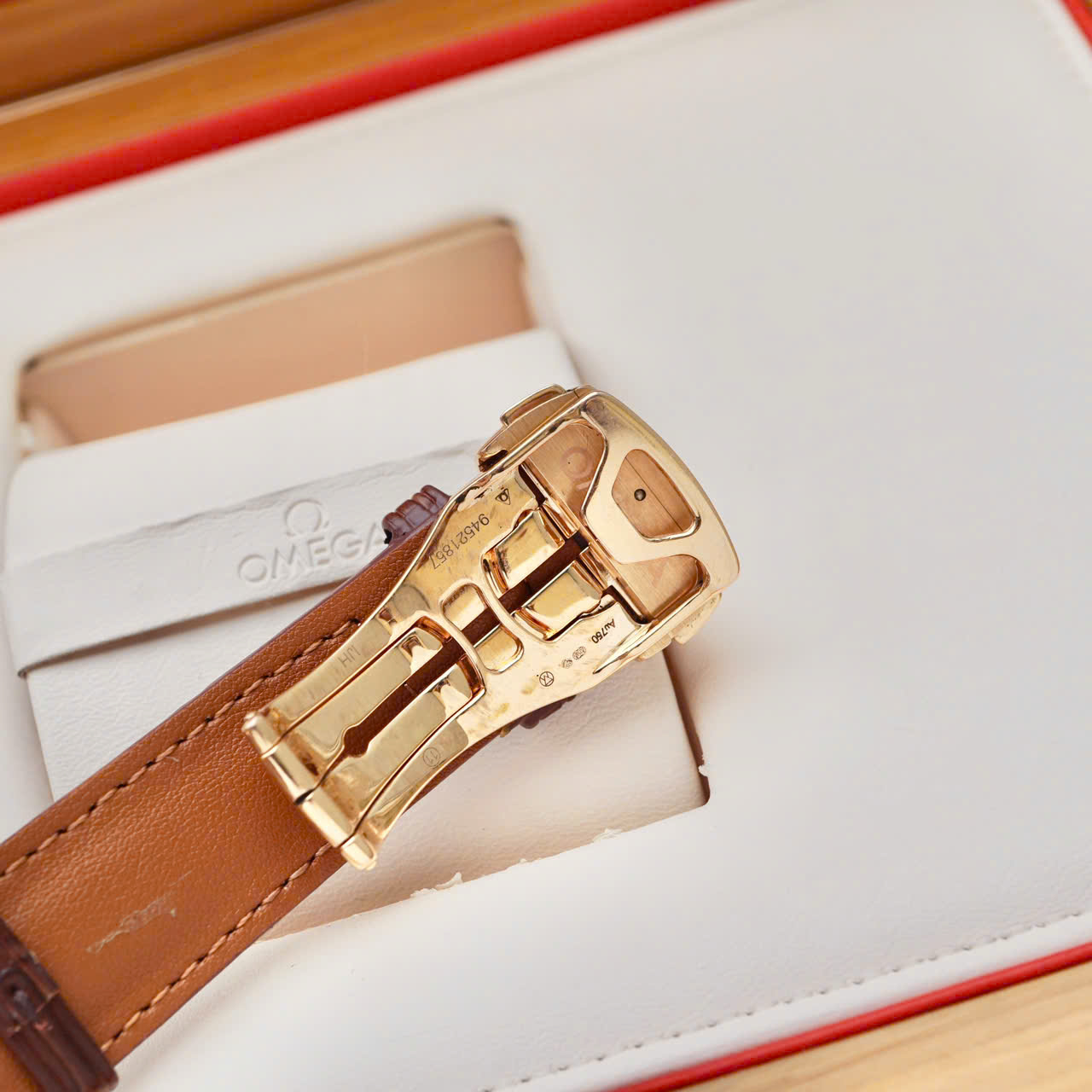 Đánh Giá Omega Speedmaster Broad Arrow Enamel 3656.20.31 Cũ Đánh Giá Omega Speedmaster Broad Arrow Enamel 3656.20.31 Cũ