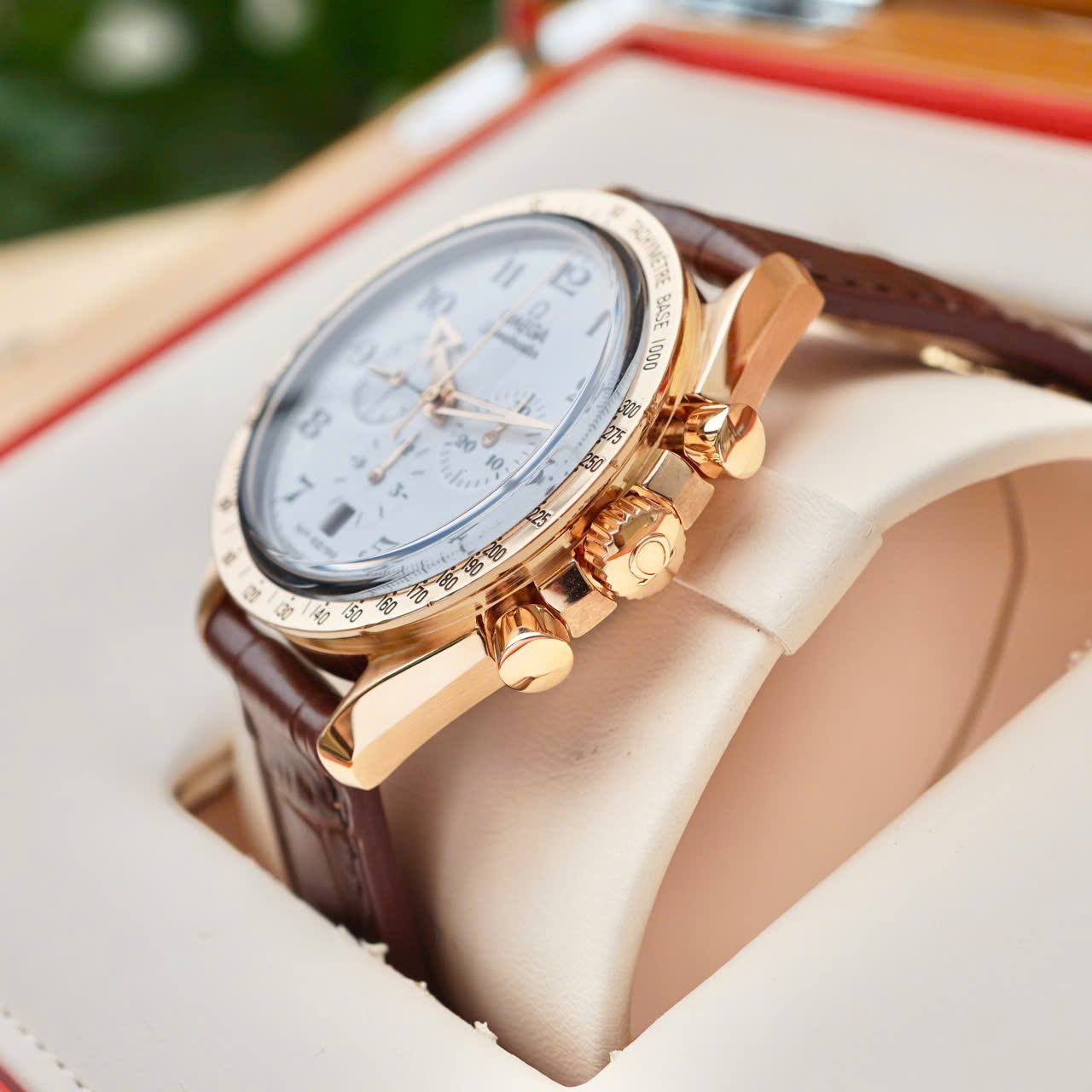 Đánh Giá Omega Speedmaster Broad Arrow Enamel 3656.20.31 Cũ Đánh Giá Omega Speedmaster Broad Arrow Enamel 3656.20.31 Cũ