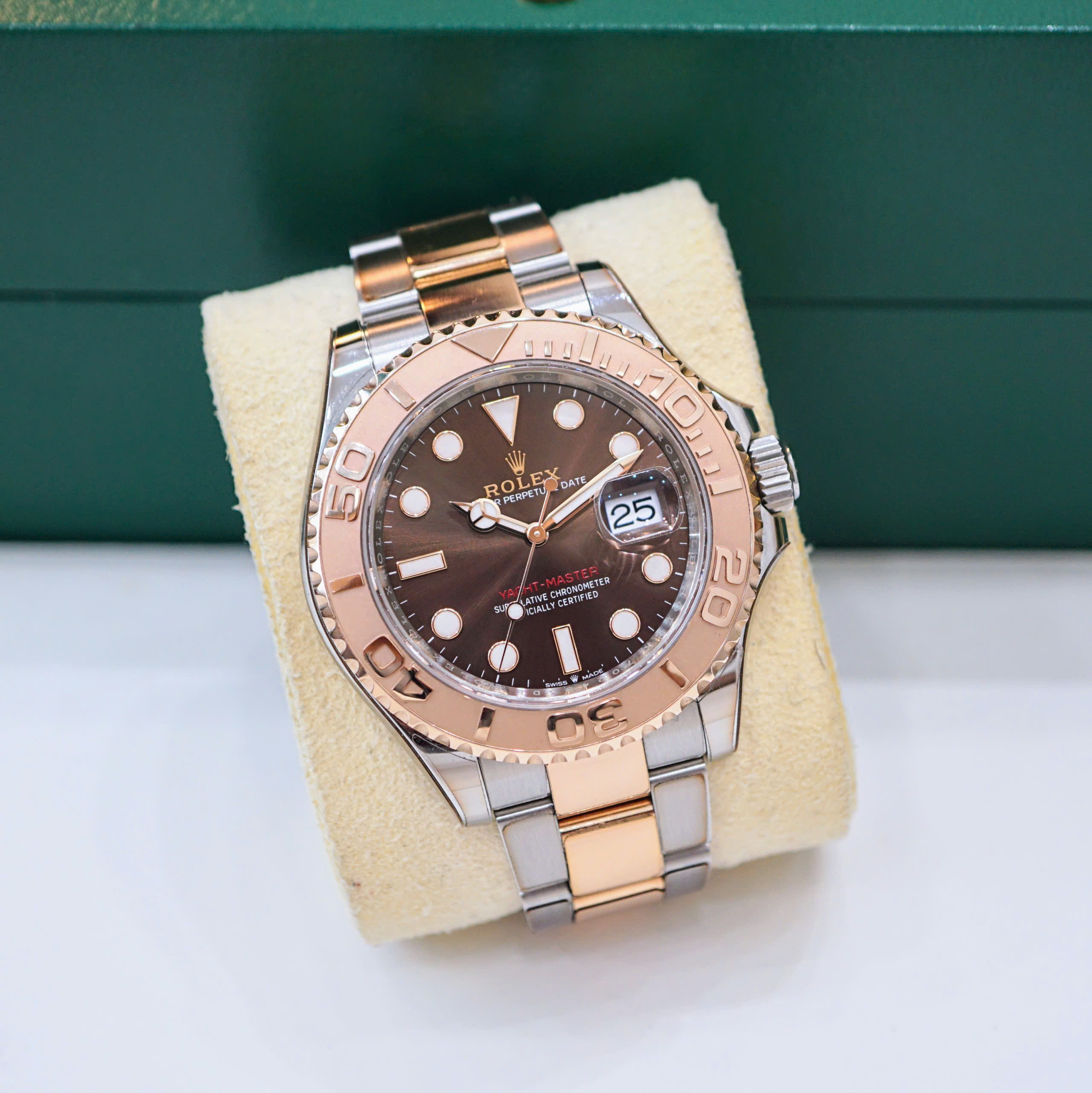 Đồng hồ Rolex Yatch Master 126621 Chocolate Cũ Đồng hồ Rolex Yatch Master 126621 Chocolate Cũ