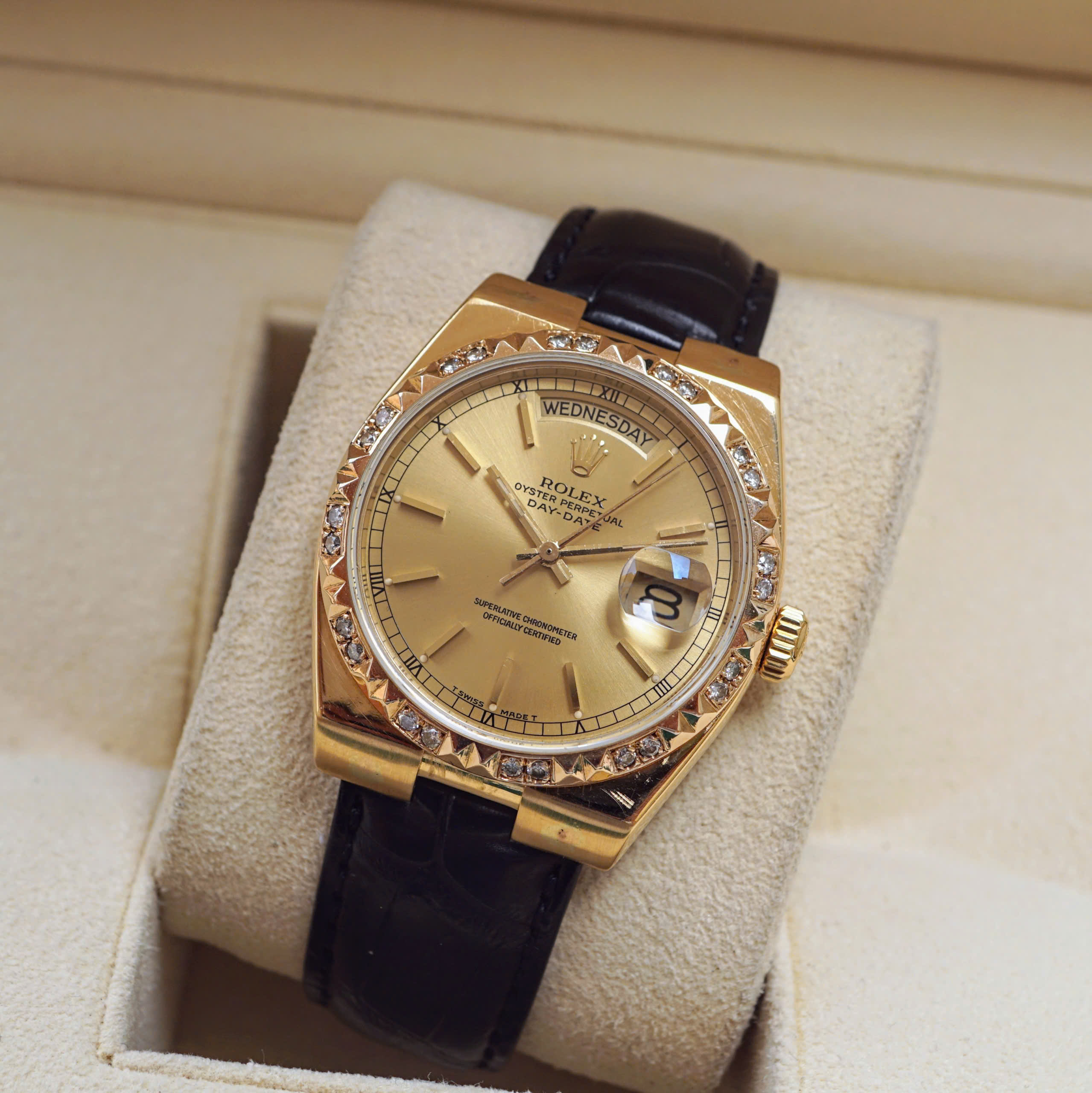 Đồng hồ Rolex Oysterquartz Day-Date 19018 Cũ Đồng hồ Rolex Oysterquartz Day-Date 19018 Cũ