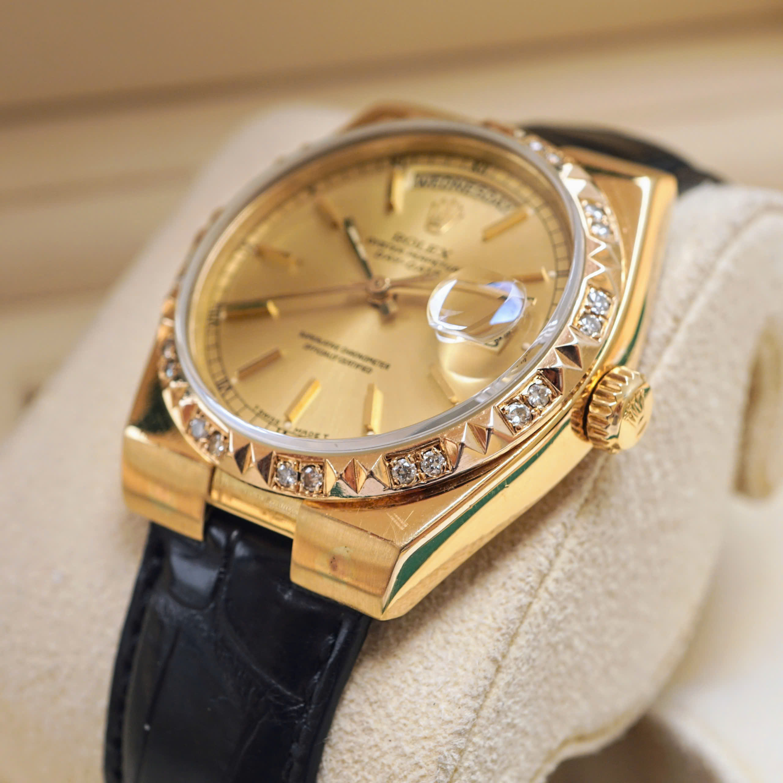 Đồng hồ Rolex Oysterquartz Day-Date 19018 Cũ Đồng hồ Rolex Oysterquartz Day-Date 19018 Cũ