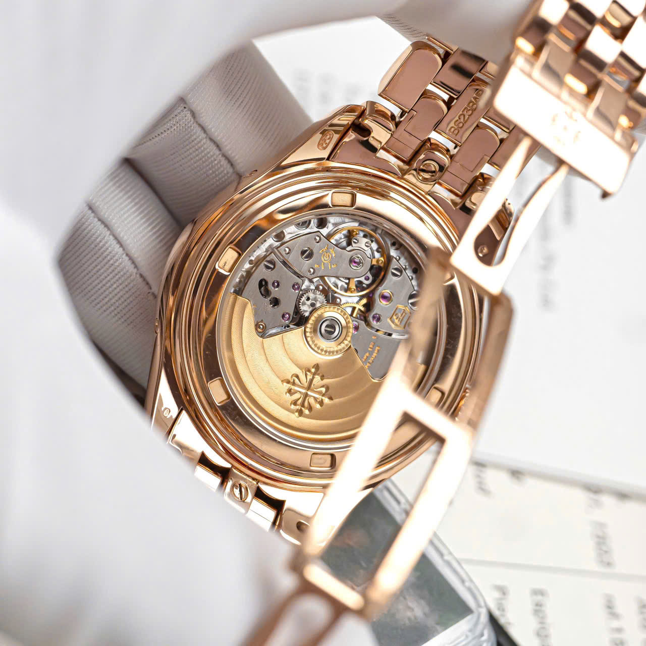 Đồng hồ Patek Philippe Complications 5146/1R-001 39mm Cũ Đồng hồ Patek Philippe Complications 5146/1R-001 39mm Cũ
