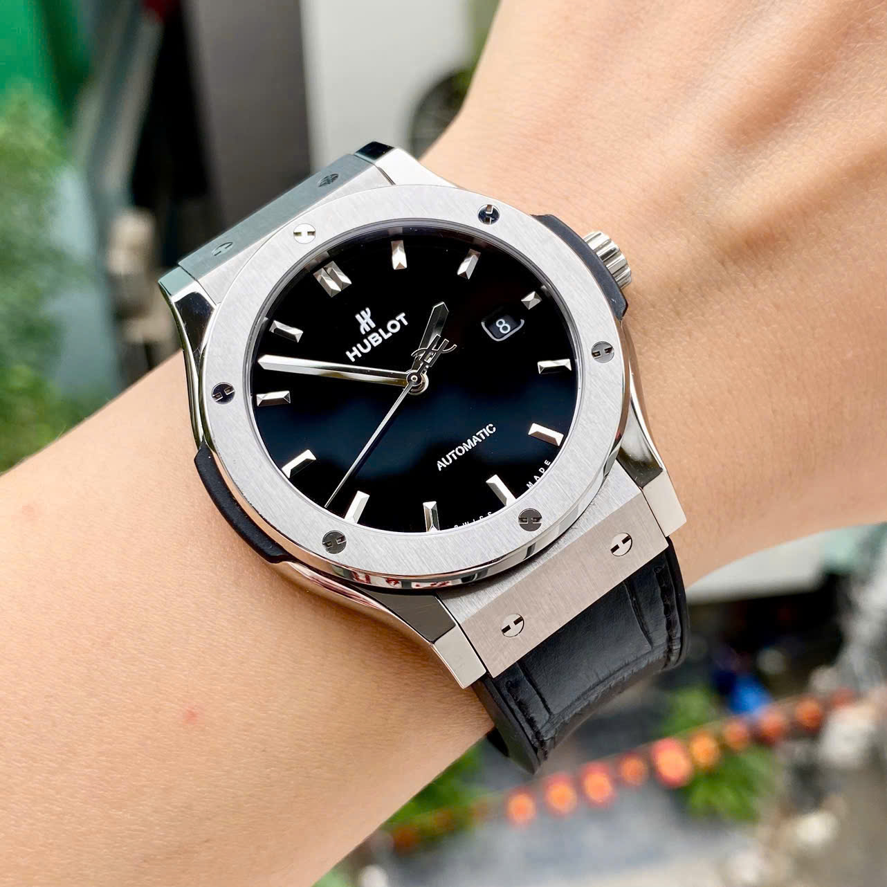 Đồng Hồ Hublot Classic Fusion Black Titanium 542.NX.1171.LR Cũ Đồng Hồ Hublot Classic Fusion Black Titanium 542.NX.1171.LR Cũ