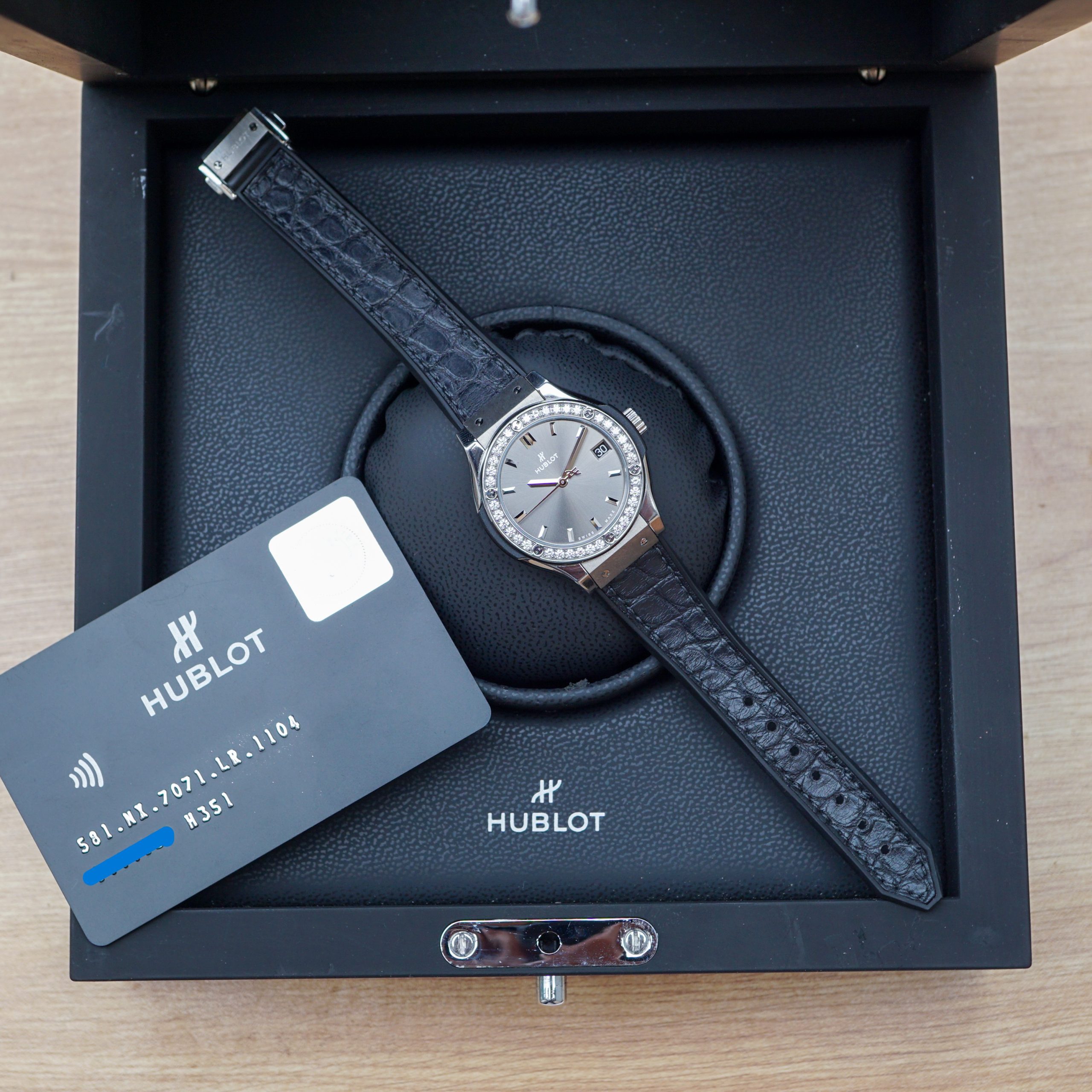 Đồng Hồ Hublot Classic Fusion 581.NX.7071.LR.1104 Cũ Đồng Hồ Hublot Classic Fusion 581.NX.7071.LR.1104 Cũ