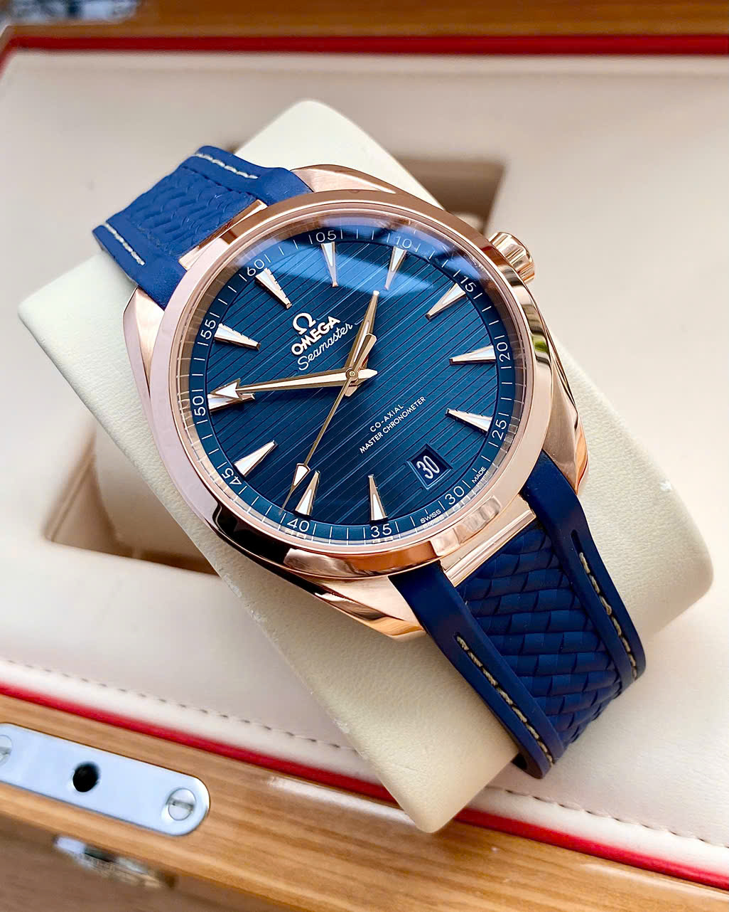 Đồng Hồ Omega Aqua Terra Sedna Gold 220.52.41.21.03.001 Cũ Đồng Hồ Omega Aqua Terra Sedna Gold 220.52.41.21.03.001 Cũ