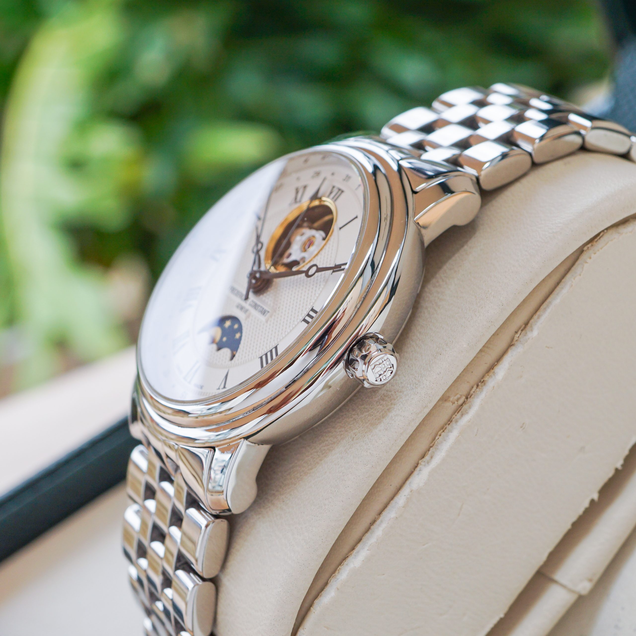 Đồng Hồ Frederique Constant Moonphase FC-335MC4P6B2 Cũ Đồng Hồ Frederique Constant Moonphase FC-335MC4P6B2 Cũ