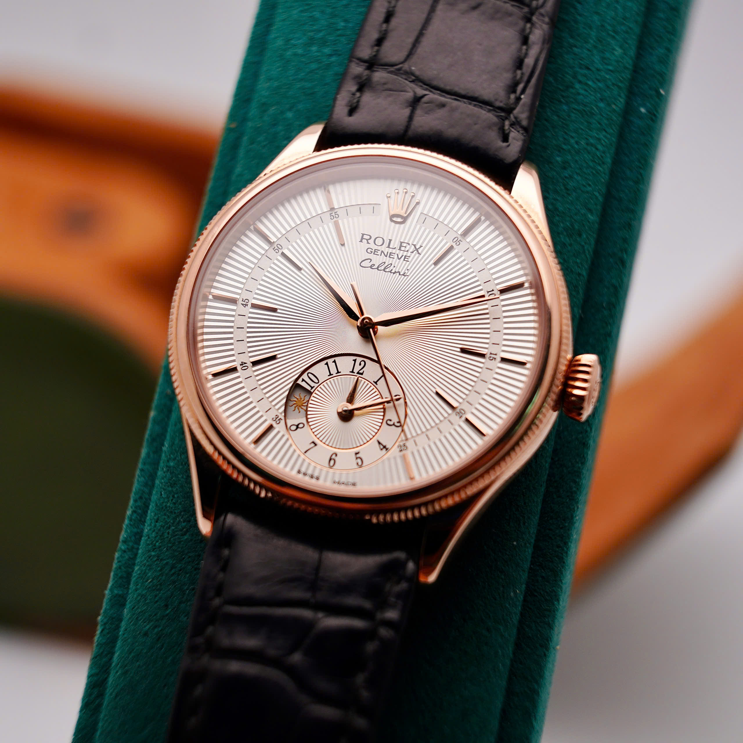 z7856329256541_58fd27bf473b81a6754b01e41efc97b5 Đồng hồ Rolex Cellini Dual Time 50525 Cũ
