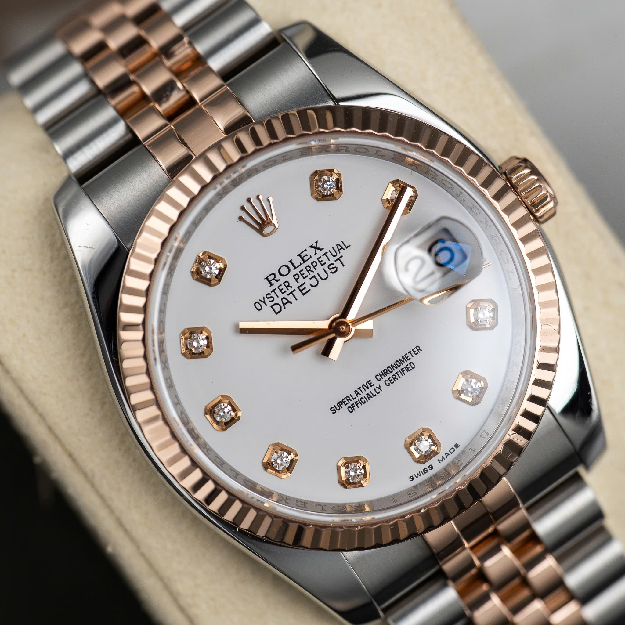 Đồng hồ Rolex Datejust 116231 Mặt Men Trắng Cũ Đồng hồ Rolex Datejust 116231 Mặt Men Trắng Cũ